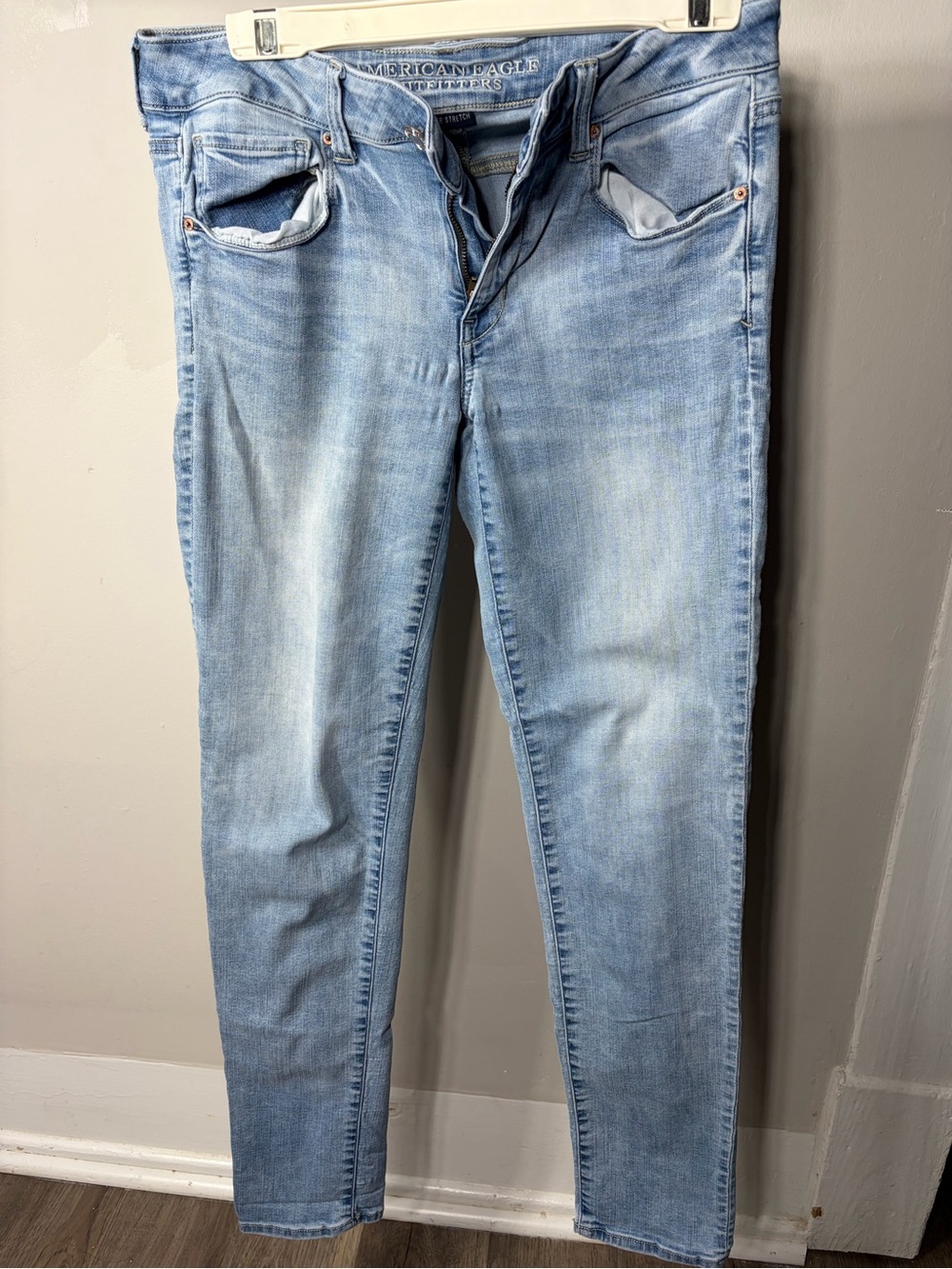 American Eagle‎ Outfitters Light Wash Women's Skinny Jeans